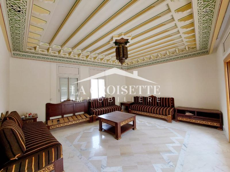 Villa S+6 avec piscine au Lac 2